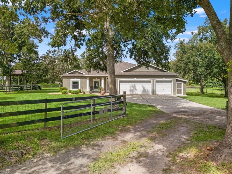 For Sale: $785,000 (4 beds, 3 baths, 2327 Square Feet)