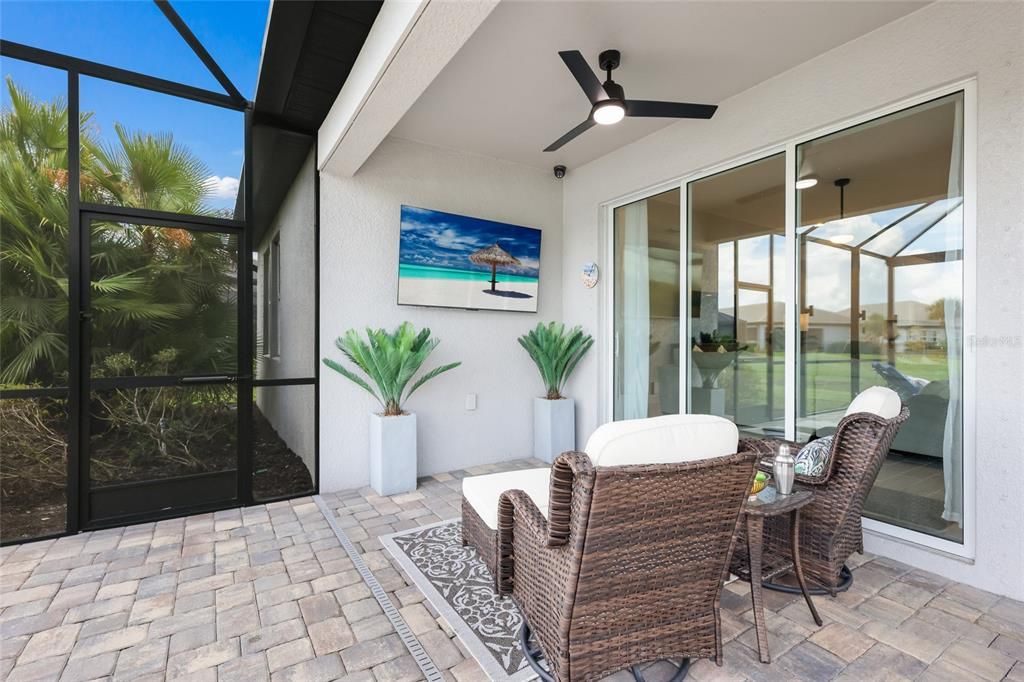 For Sale: $639,000 (3 beds, 2 baths, 2333 Square Feet)