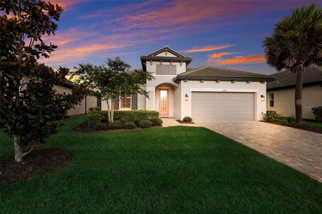 For Sale: $639,000 (3 beds, 2 baths, 2333 Square Feet)