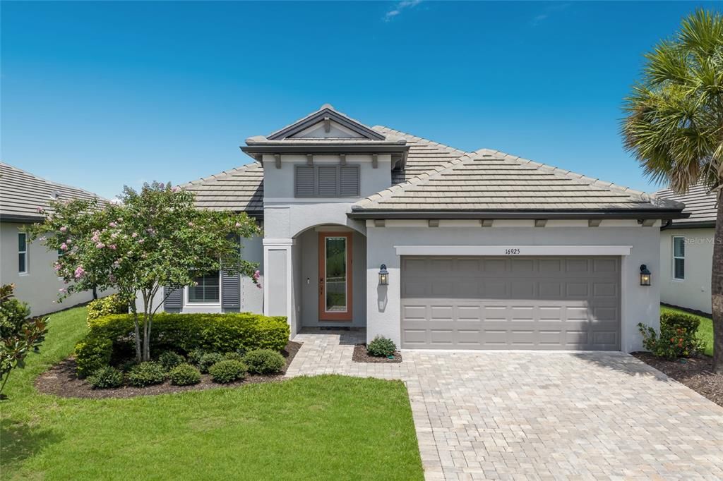 For Sale: $639,000 (3 beds, 2 baths, 2333 Square Feet)