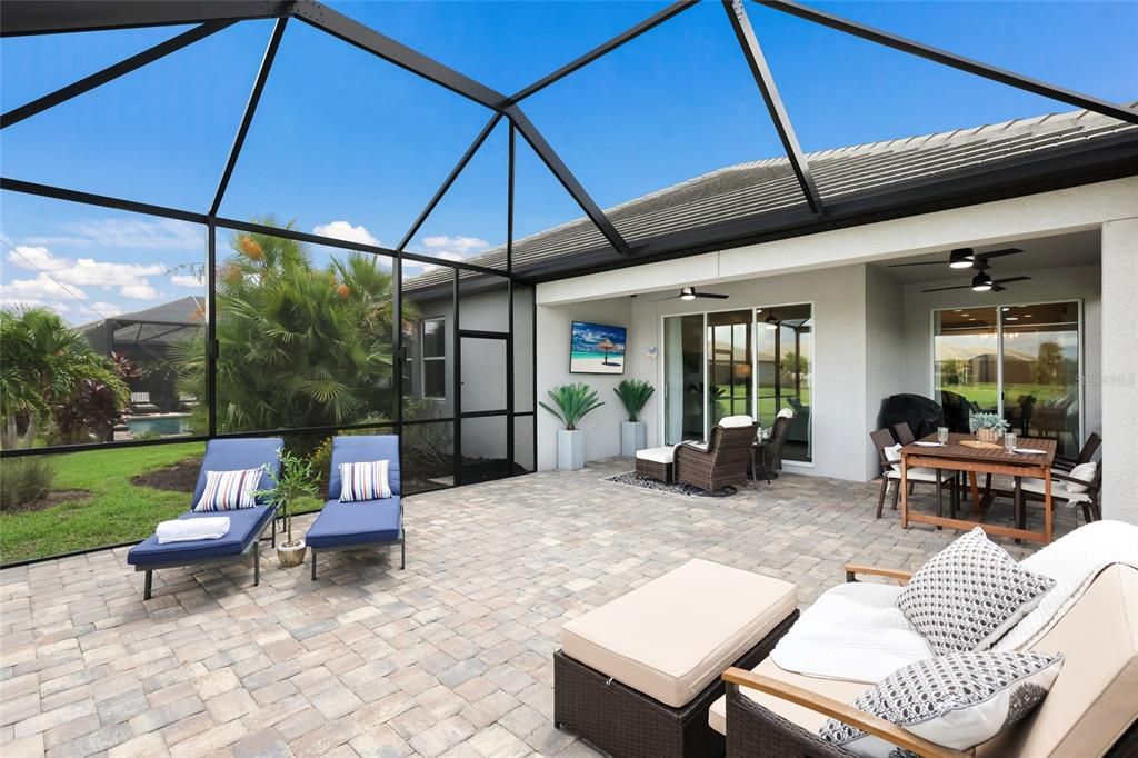 For Sale: $639,000 (3 beds, 2 baths, 2333 Square Feet)