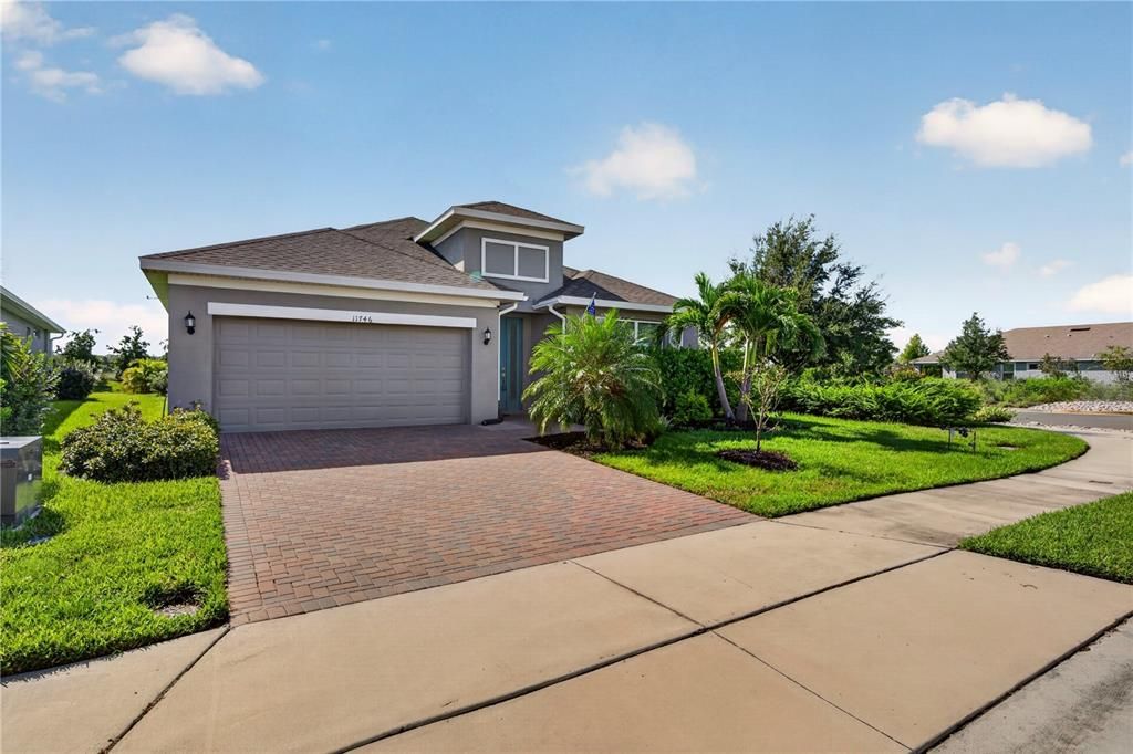 For Sale: $450,000 (4 beds, 3 baths, 2375 Square Feet)