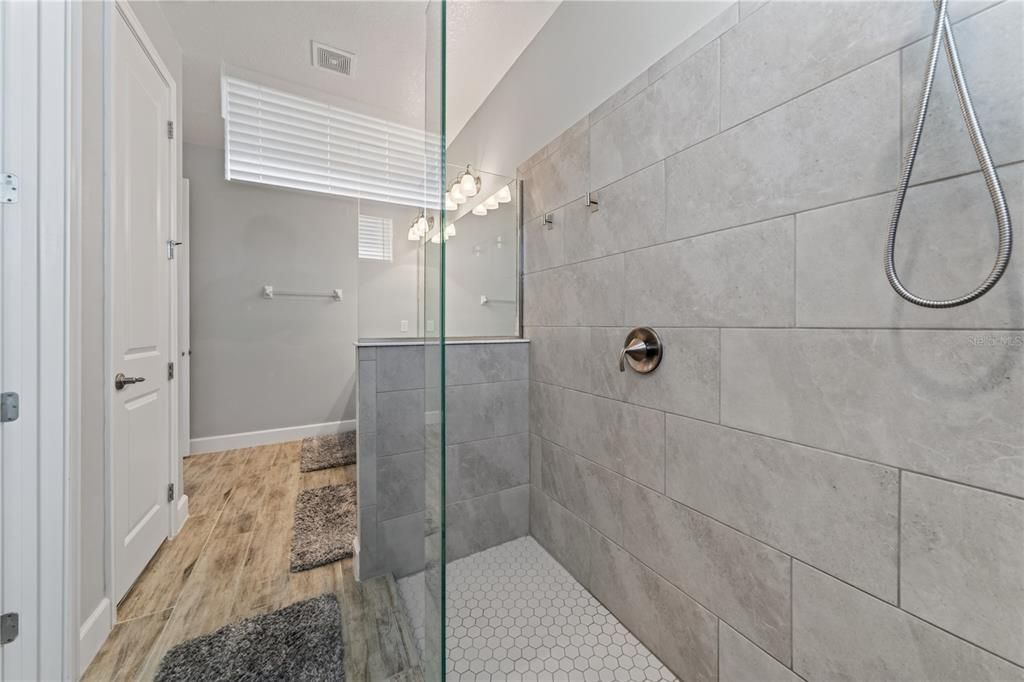 For Sale: $450,000 (4 beds, 3 baths, 2375 Square Feet)