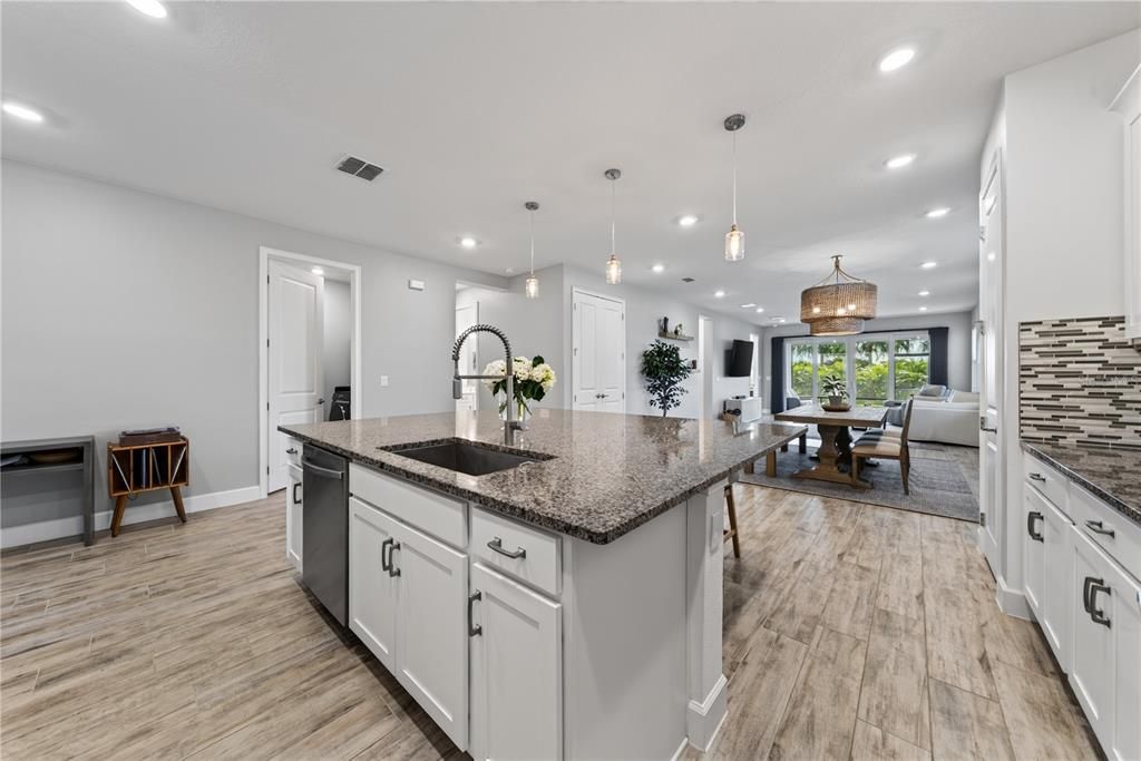 For Sale: $450,000 (4 beds, 3 baths, 2375 Square Feet)