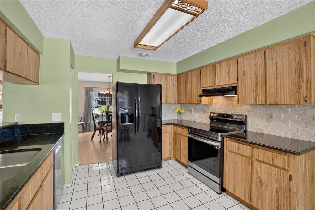 Activo con contrato: $540,000 (3 camas, 2 baños, 1550 Pies cuadrados)