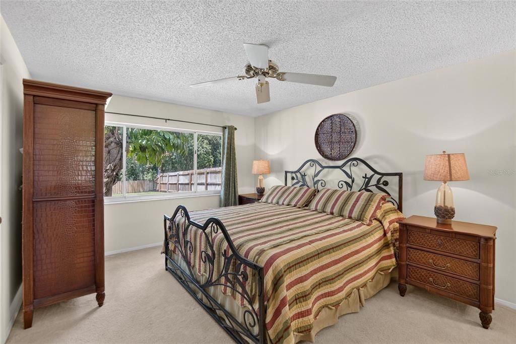 Activo con contrato: $540,000 (3 camas, 2 baños, 1550 Pies cuadrados)