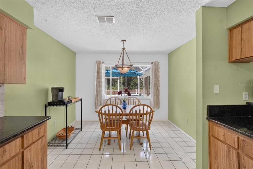 Activo con contrato: $540,000 (3 camas, 2 baños, 1550 Pies cuadrados)