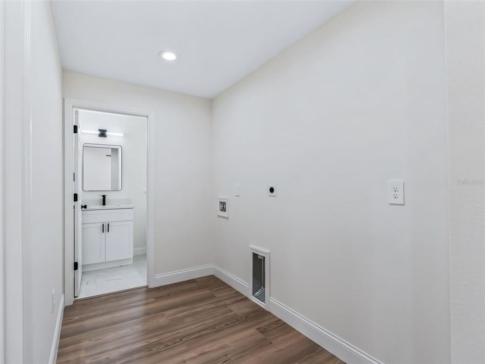 На продажу: $325,000 (3 спален, 2 ванн, 1800 Квадратных фут)