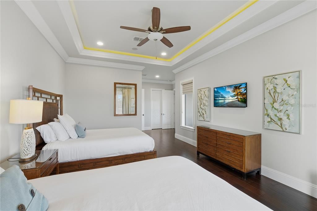 For Sale: $5,350,000 (8 beds, 9 baths, 8000 Square Feet)