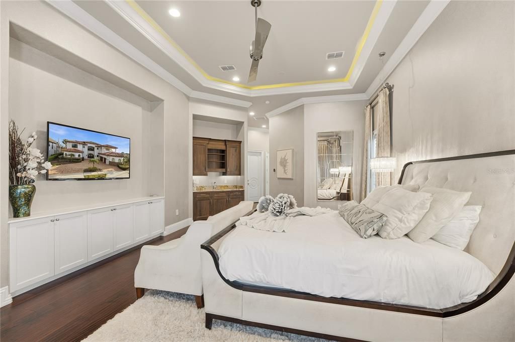 For Sale: $5,350,000 (8 beds, 9 baths, 8000 Square Feet)