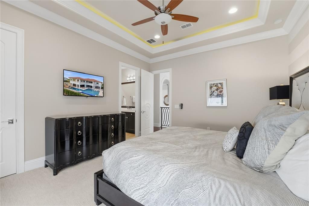For Sale: $5,350,000 (8 beds, 9 baths, 8000 Square Feet)