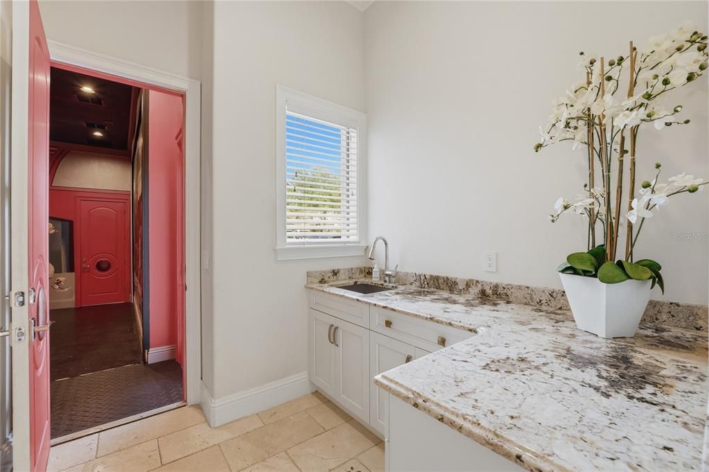 For Sale: $5,350,000 (8 beds, 9 baths, 8000 Square Feet)