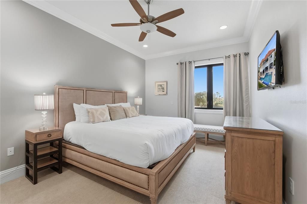 For Sale: $5,350,000 (8 beds, 9 baths, 8000 Square Feet)