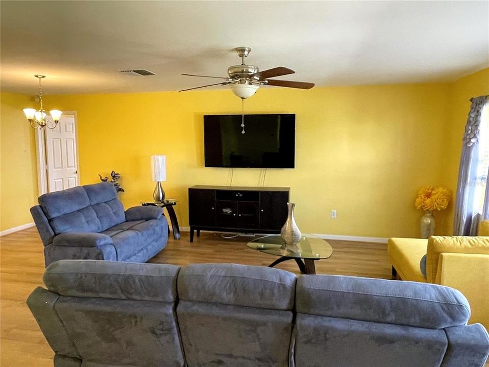 En Venta: $489,000 (3 camas, 2 baños, 1707 Pies cuadrados)