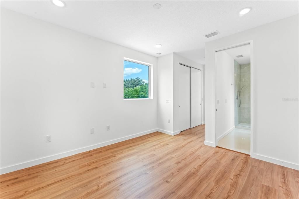 For Sale: $1,350,000 (4 beds, 4 baths, 2998 Square Feet)