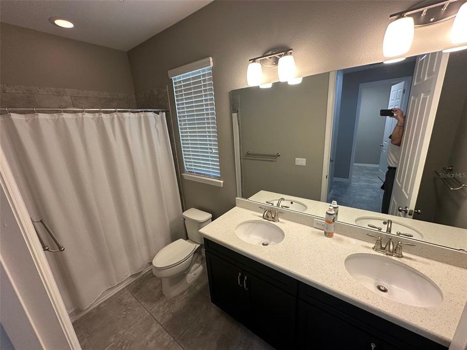 For Rent: $2,990 (4 beds, 2 baths, 2671 Square Feet)