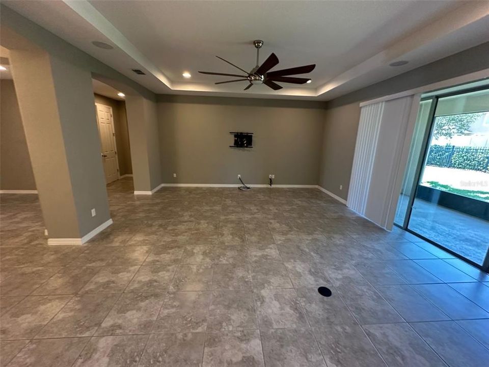 For Rent: $2,990 (4 beds, 2 baths, 2671 Square Feet)