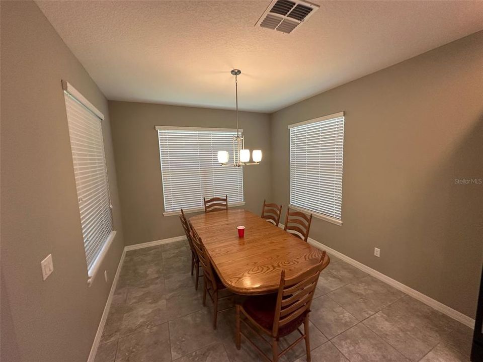 For Rent: $2,990 (4 beds, 2 baths, 2671 Square Feet)