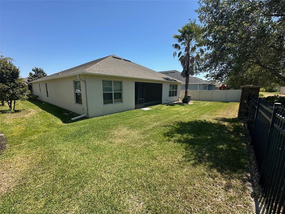 For Rent: $2,990 (4 beds, 2 baths, 2671 Square Feet)