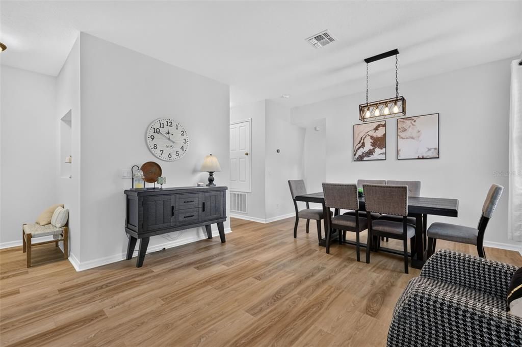 For Sale: $450,000 (4 beds, 3 baths, 2584 Square Feet)