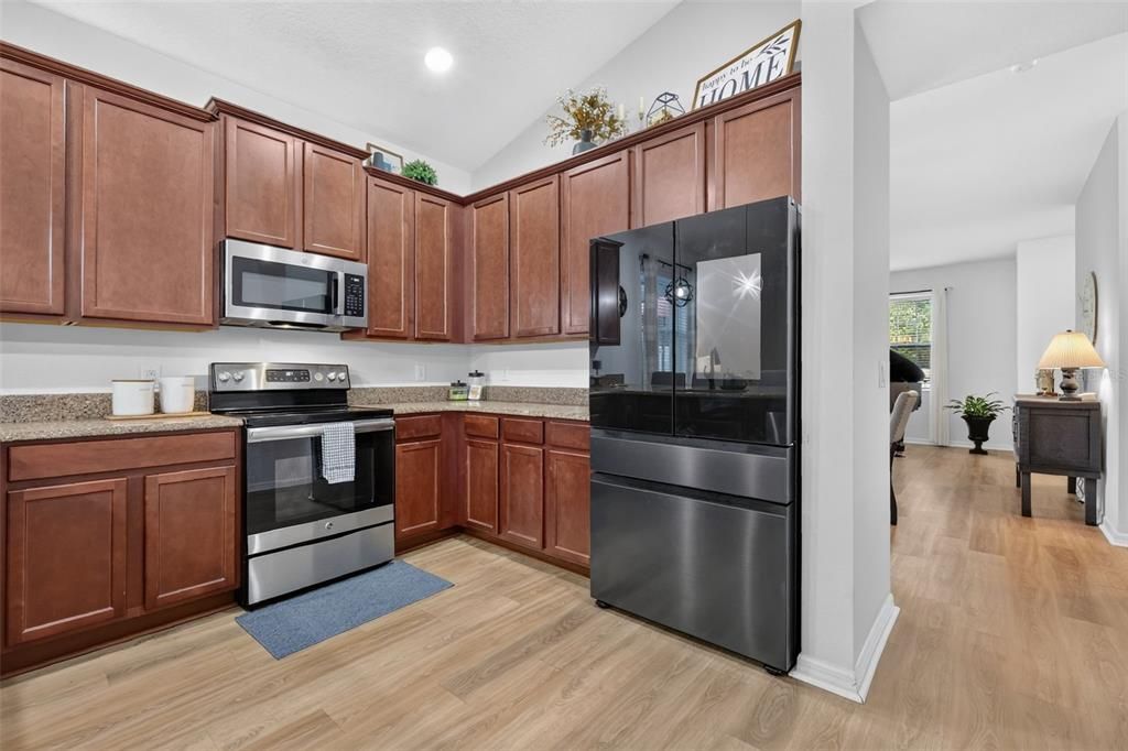 For Sale: $450,000 (4 beds, 3 baths, 2584 Square Feet)