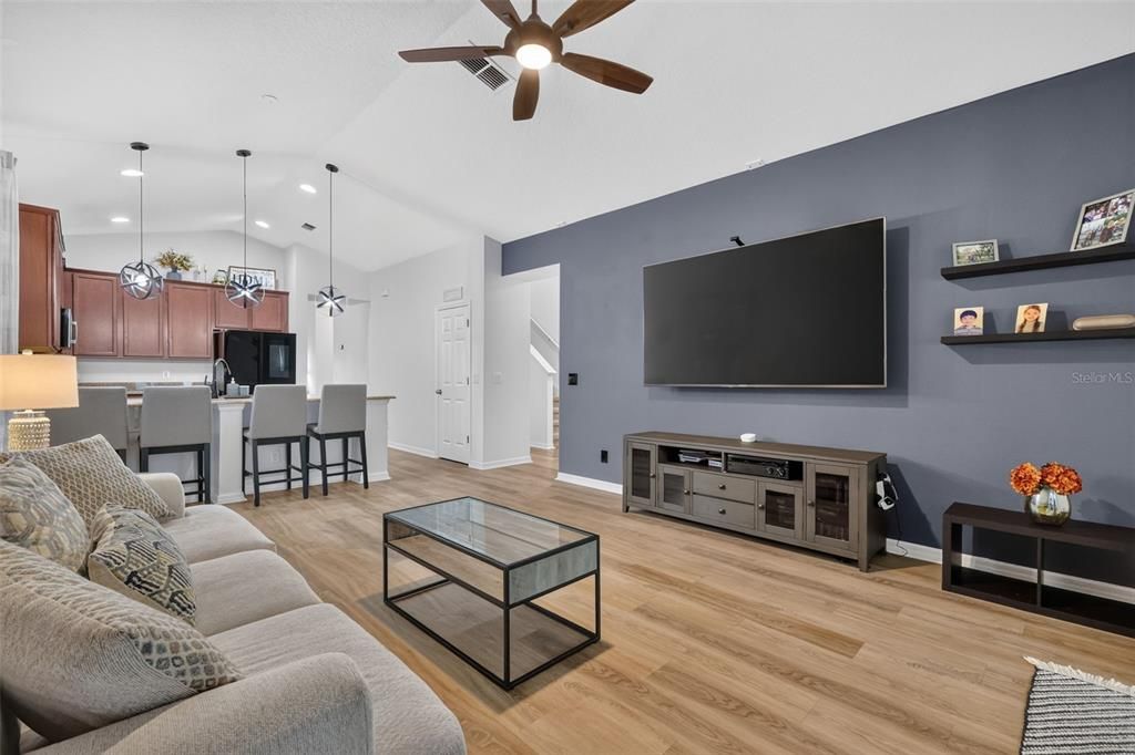 For Sale: $450,000 (4 beds, 3 baths, 2584 Square Feet)
