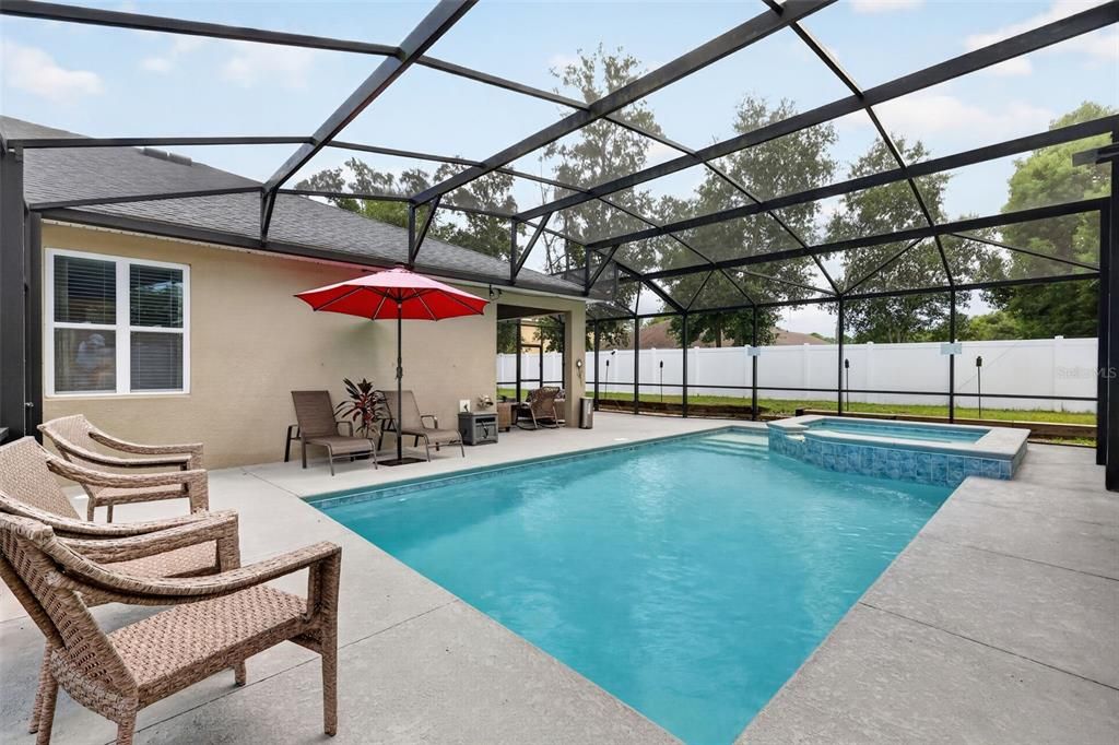 For Sale: $450,000 (4 beds, 3 baths, 2584 Square Feet)