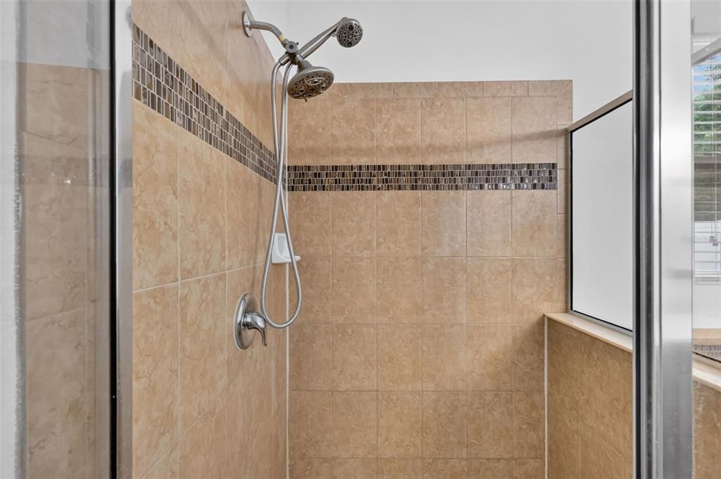 For Sale: $450,000 (4 beds, 3 baths, 2584 Square Feet)