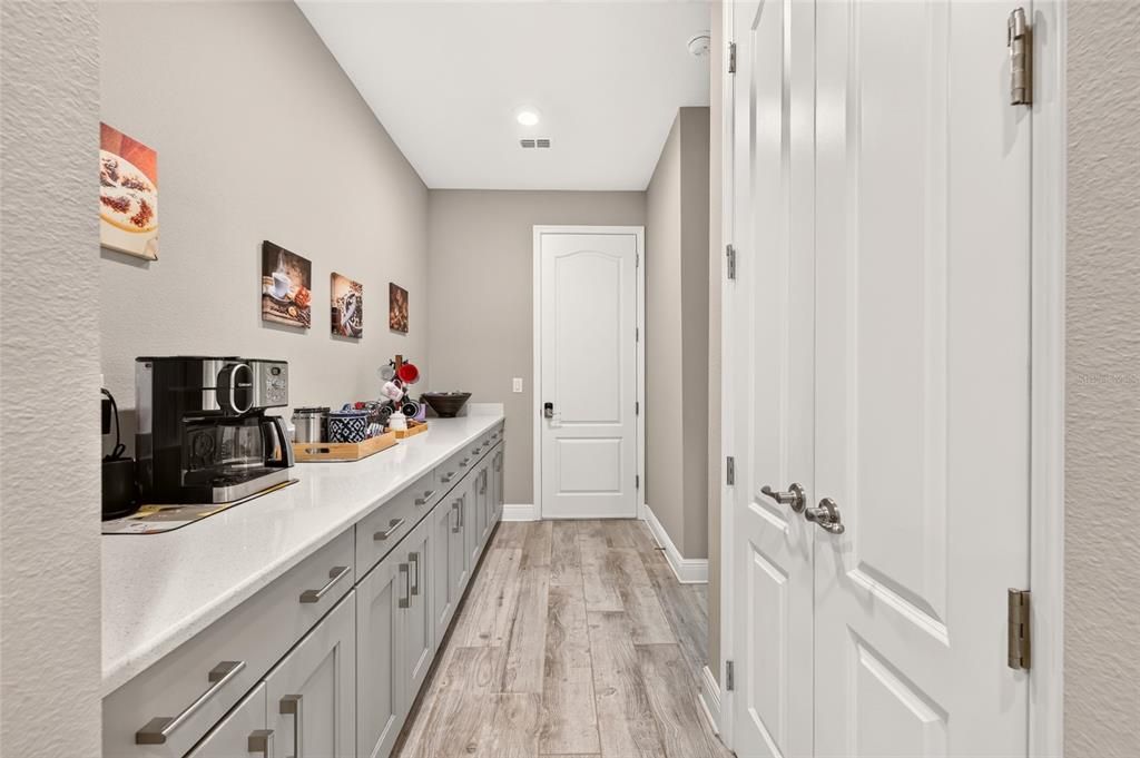For Sale: $485,000 (3 beds, 2 baths, 2647 Square Feet)