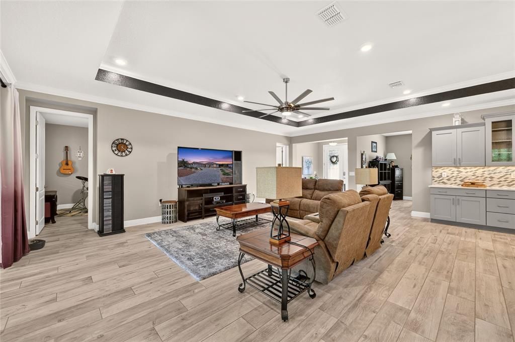 For Sale: $485,000 (3 beds, 2 baths, 2647 Square Feet)