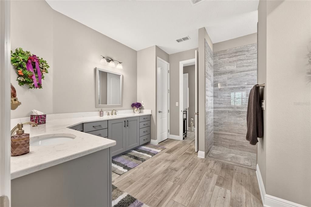 For Sale: $485,000 (3 beds, 2 baths, 2647 Square Feet)