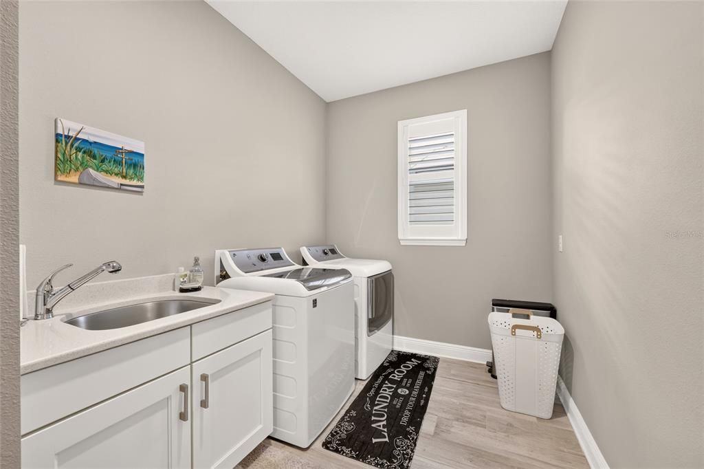 For Sale: $485,000 (3 beds, 2 baths, 2647 Square Feet)