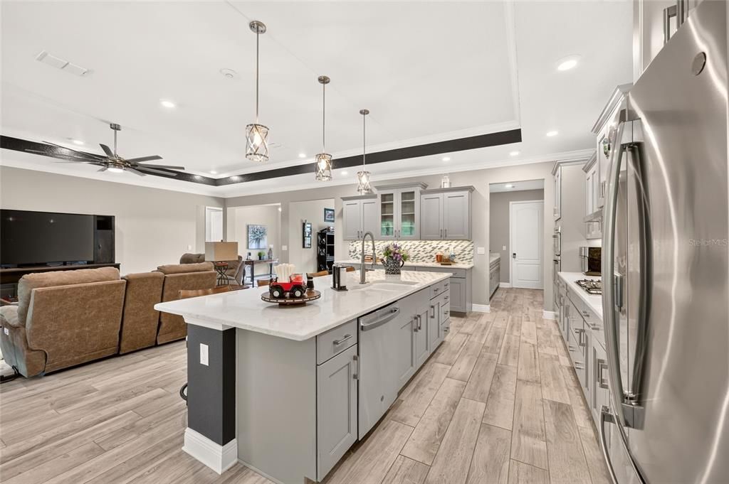 For Sale: $485,000 (3 beds, 2 baths, 2647 Square Feet)