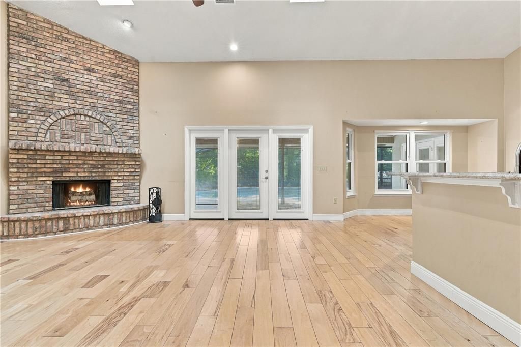 For Sale: $700,000 (4 beds, 3 baths, 2335 Square Feet)