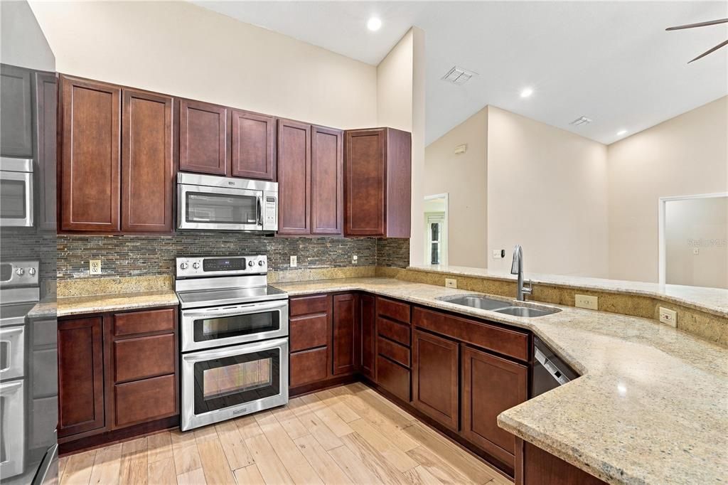 For Sale: $700,000 (4 beds, 3 baths, 2335 Square Feet)