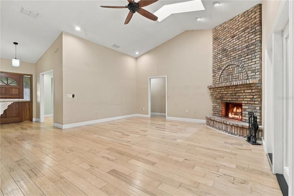 For Sale: $700,000 (4 beds, 3 baths, 2335 Square Feet)