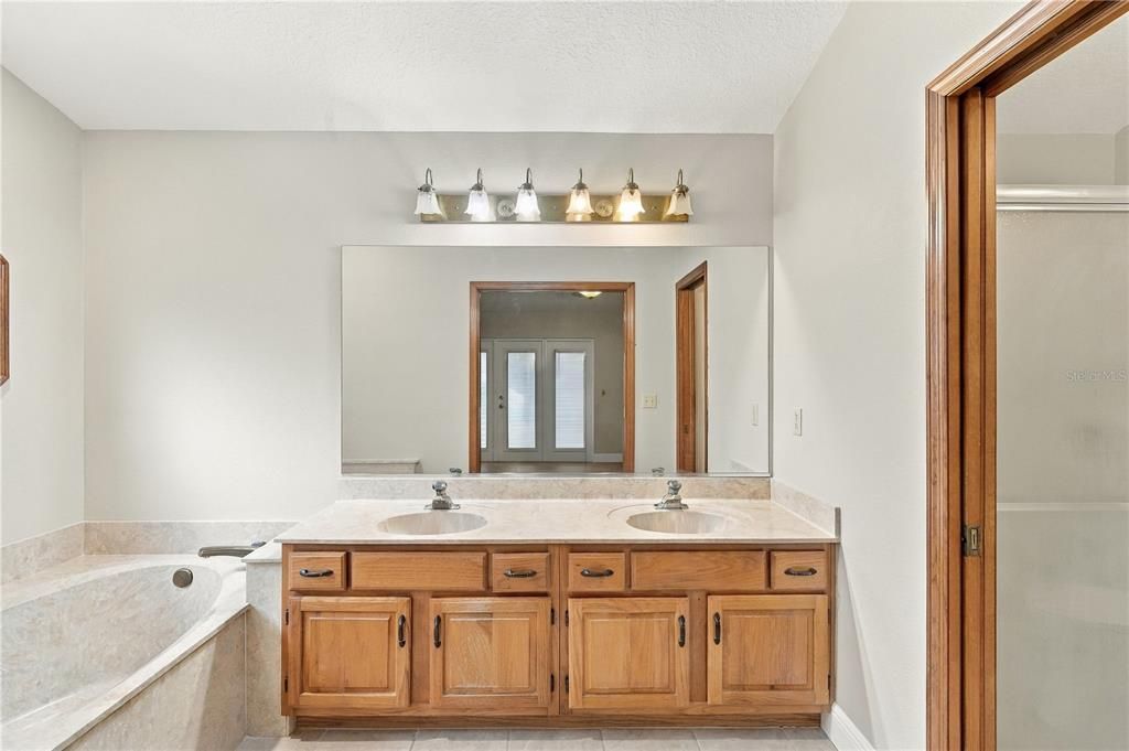 For Sale: $700,000 (4 beds, 3 baths, 2335 Square Feet)