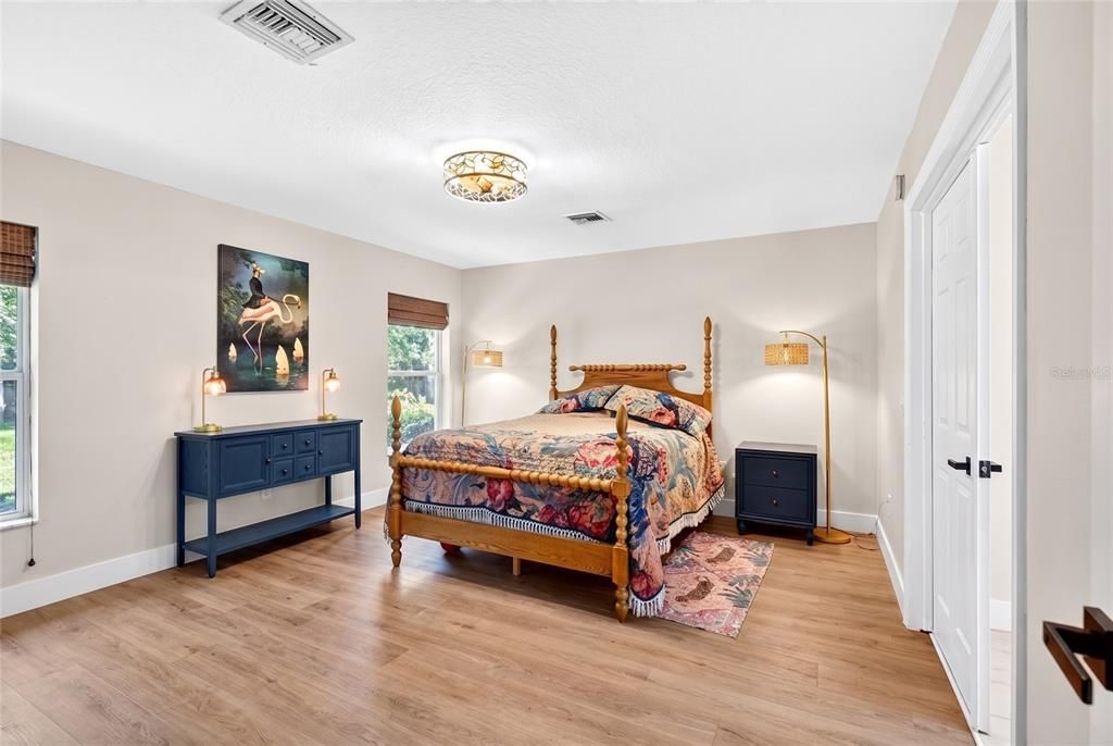 For Sale: $260,000 (3 beds, 2 baths, 1647 Square Feet)