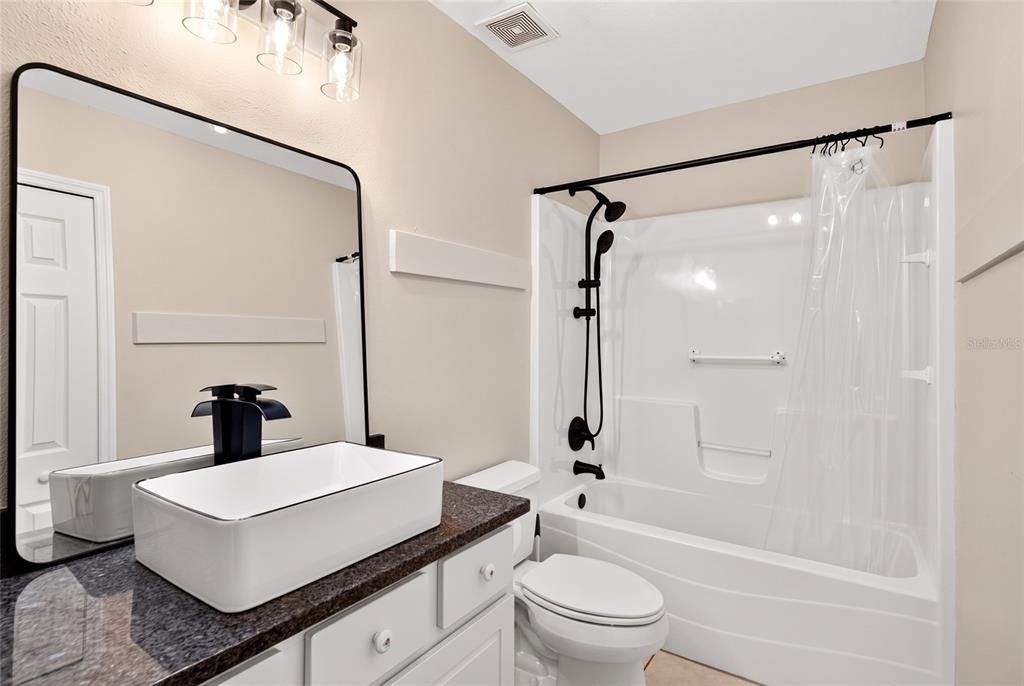 For Sale: $260,000 (3 beds, 2 baths, 1647 Square Feet)