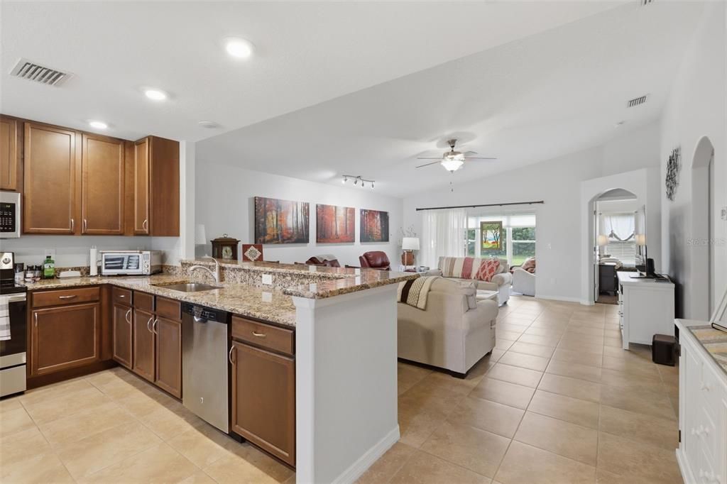 For Sale: $310,000 (3 beds, 2 baths, 1655 Square Feet)