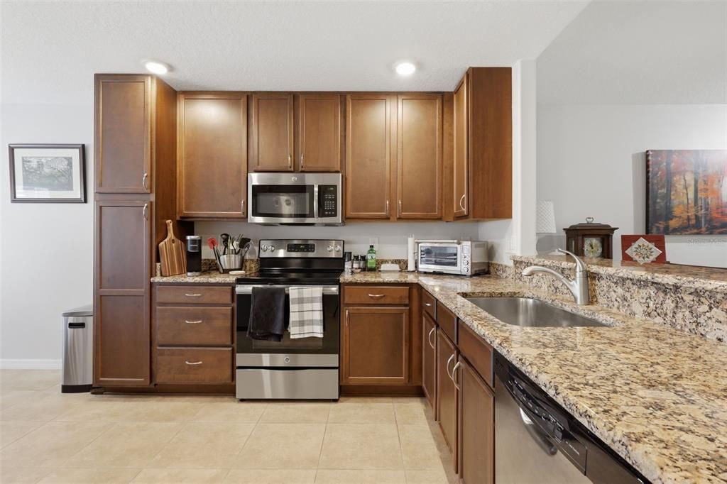 For Sale: $310,000 (3 beds, 2 baths, 1655 Square Feet)