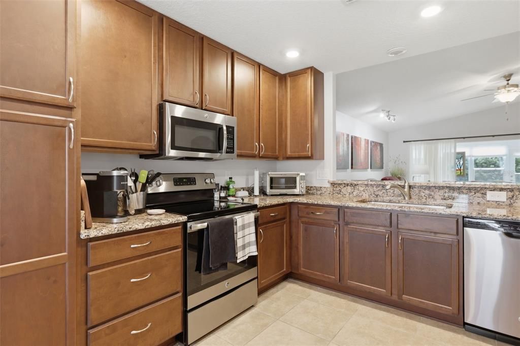 For Sale: $310,000 (3 beds, 2 baths, 1655 Square Feet)