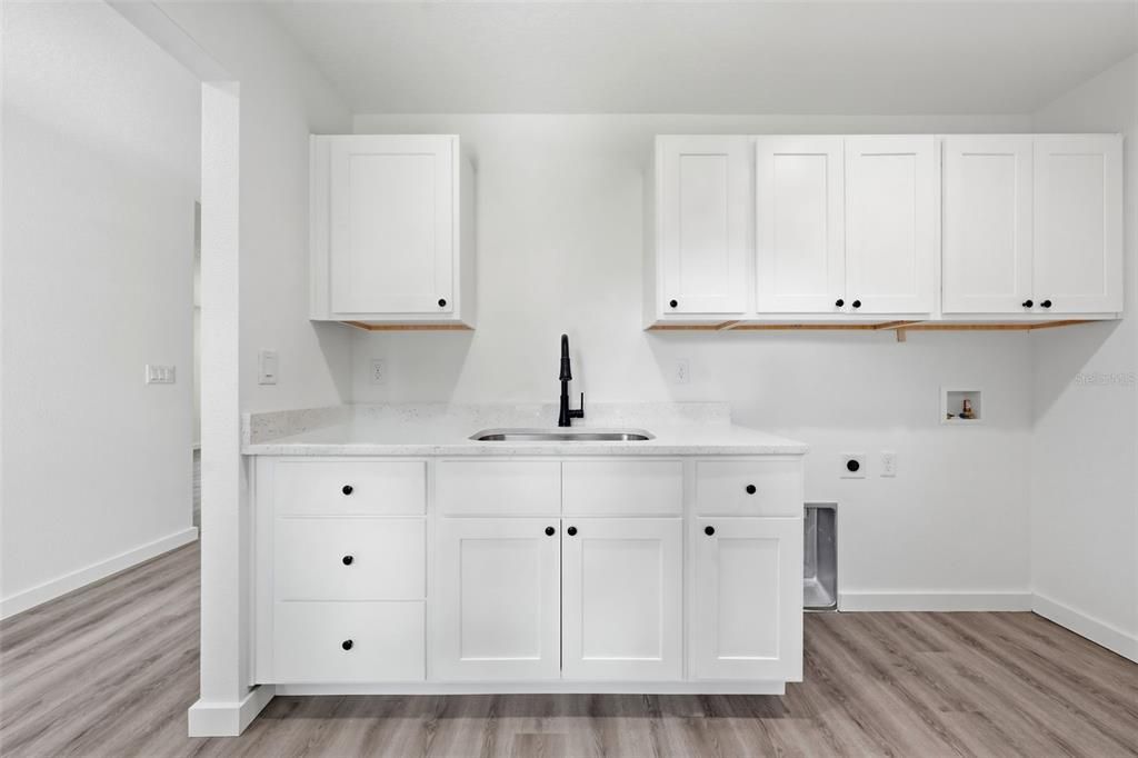 For Sale: $369,900 (3 beds, 3 baths, 1907 Square Feet)