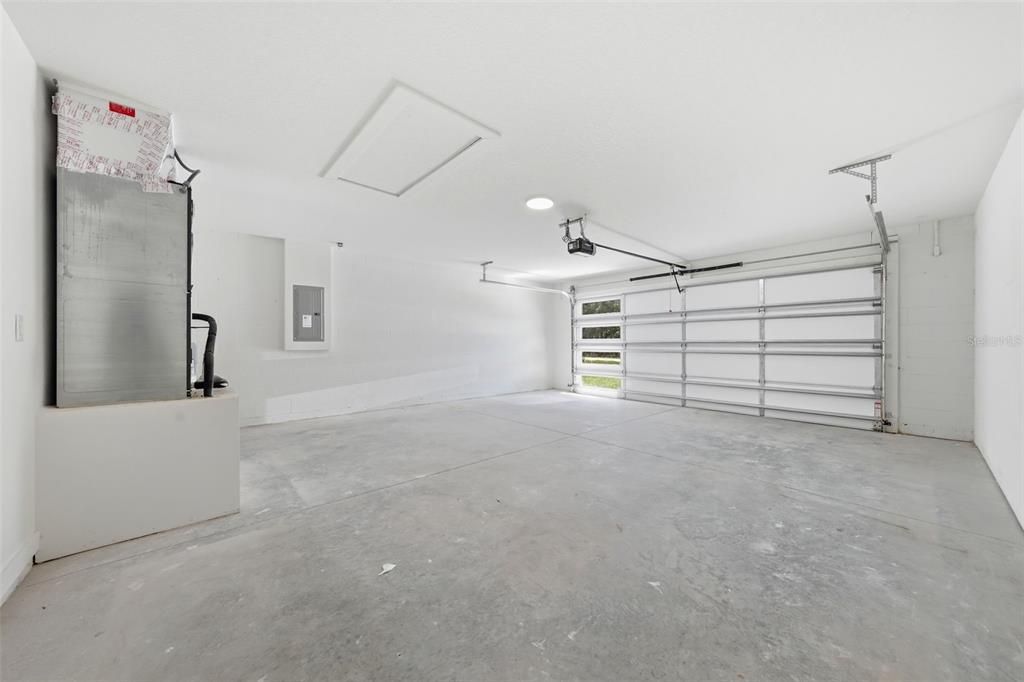 For Sale: $369,900 (3 beds, 3 baths, 1907 Square Feet)