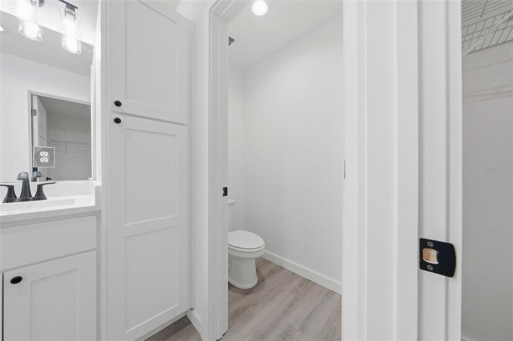 For Sale: $369,900 (3 beds, 3 baths, 1907 Square Feet)