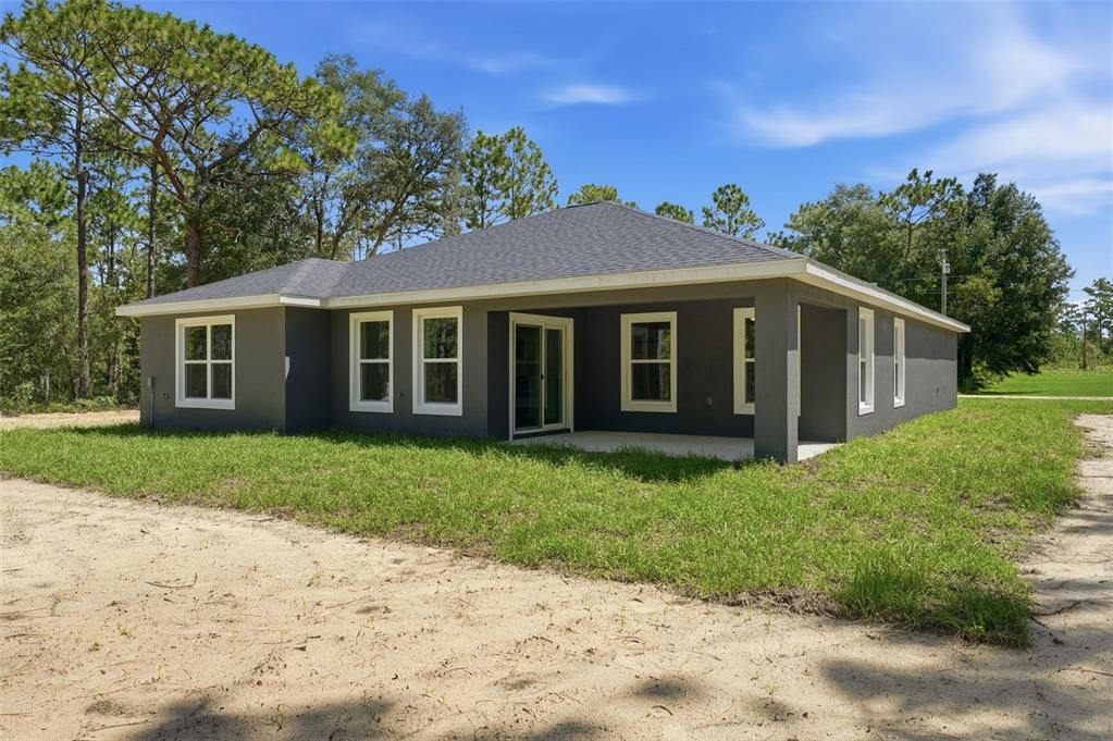 For Sale: $369,900 (3 beds, 3 baths, 1907 Square Feet)