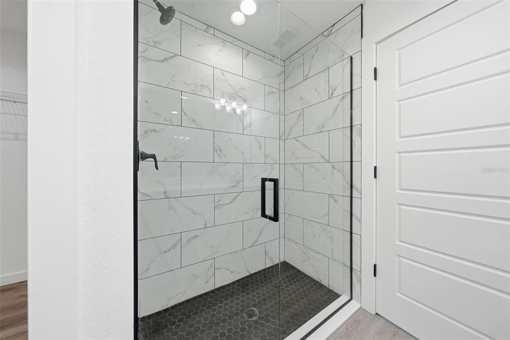 For Sale: $369,900 (3 beds, 3 baths, 1907 Square Feet)