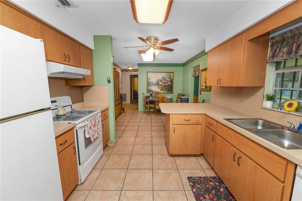 For Sale: $410,000 (3 beds, 2 baths, 2751 Square Feet)