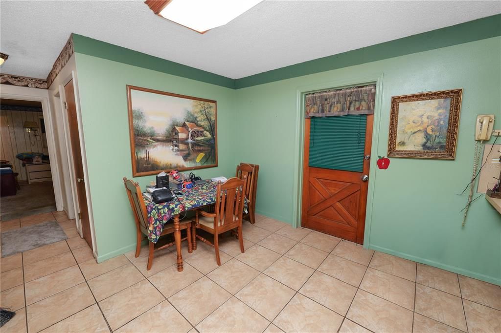 For Sale: $410,000 (3 beds, 2 baths, 2751 Square Feet)
