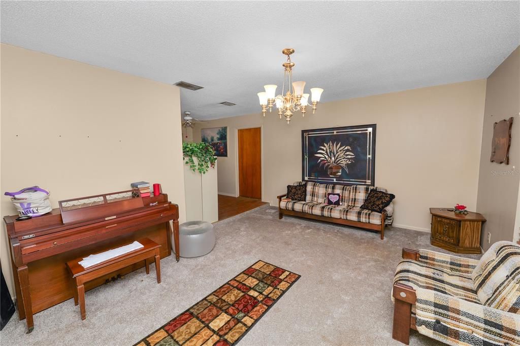 For Sale: $410,000 (3 beds, 2 baths, 2751 Square Feet)